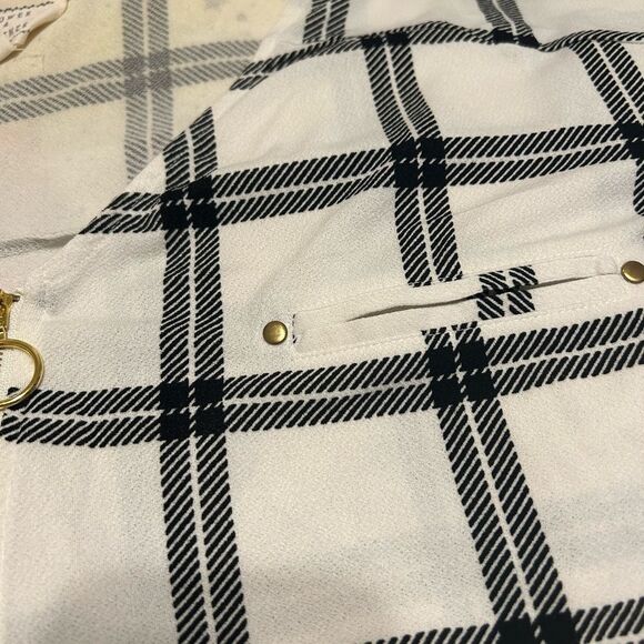 Plaid V-Neck Women's Top - Picture 10 of 15